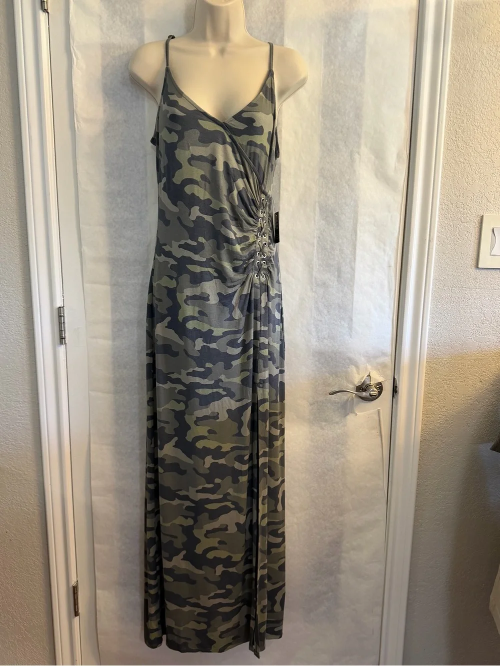 Express Camouflage Ruched Side Maxi Dress NWT Sz-S. B2 - Picture 2 of 11
